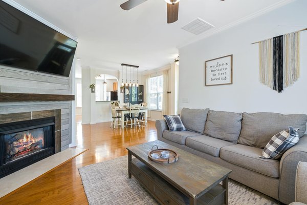 Accessoires Incontournables pour Transformer Votre Piscine en un Oasis Élégant et Contemporain